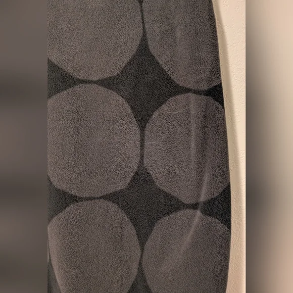 Uniqlo X Marimekko Black and Dark Gray Oversized Dot Skirt - Picture 7 of 7